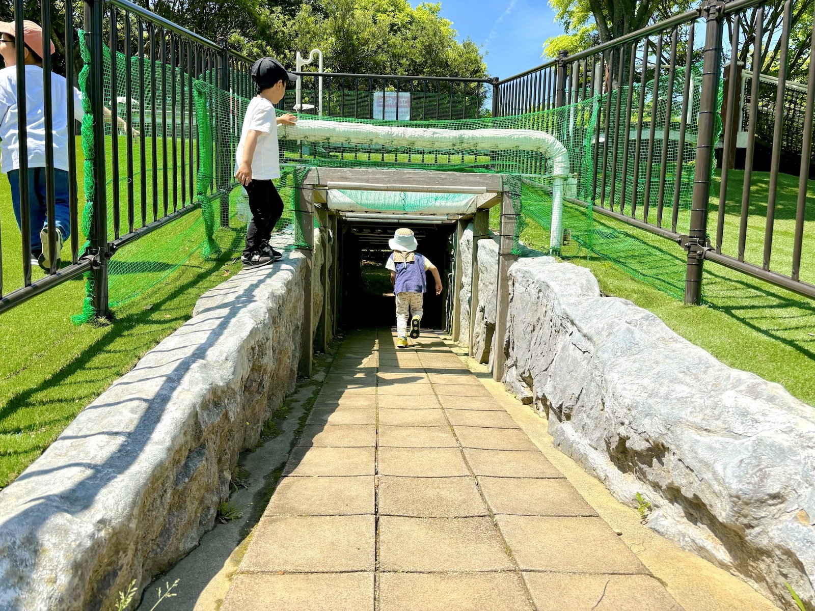 トンネル