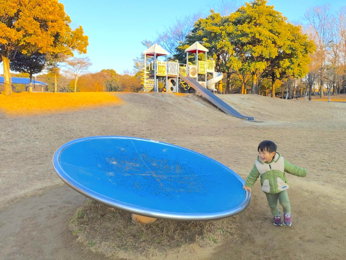 円盤の遊具