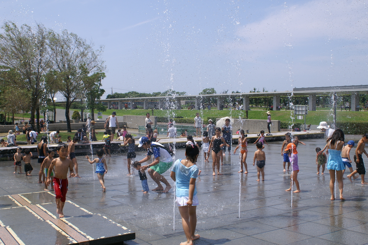 【画像】水遊び広場開催！夏を涼しく楽しもう！