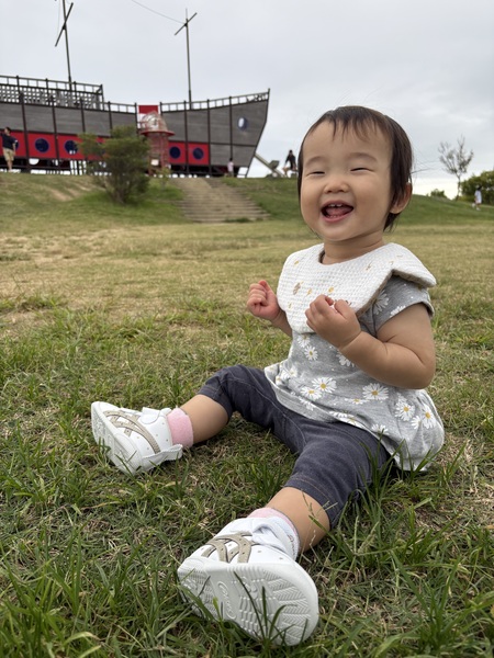 公園で初めて靴を履いたよ