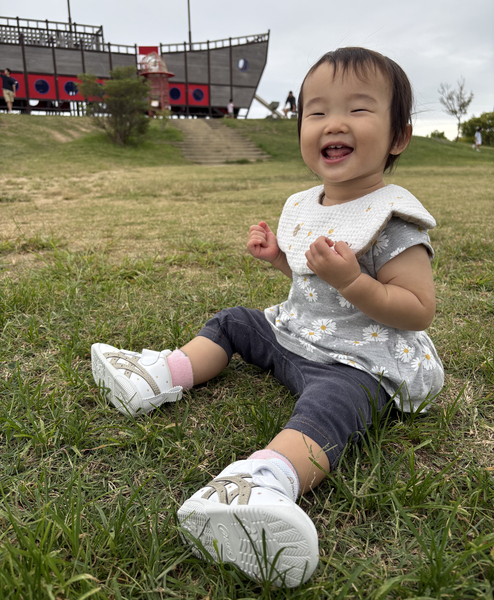 公園で初めて靴を履いたよ