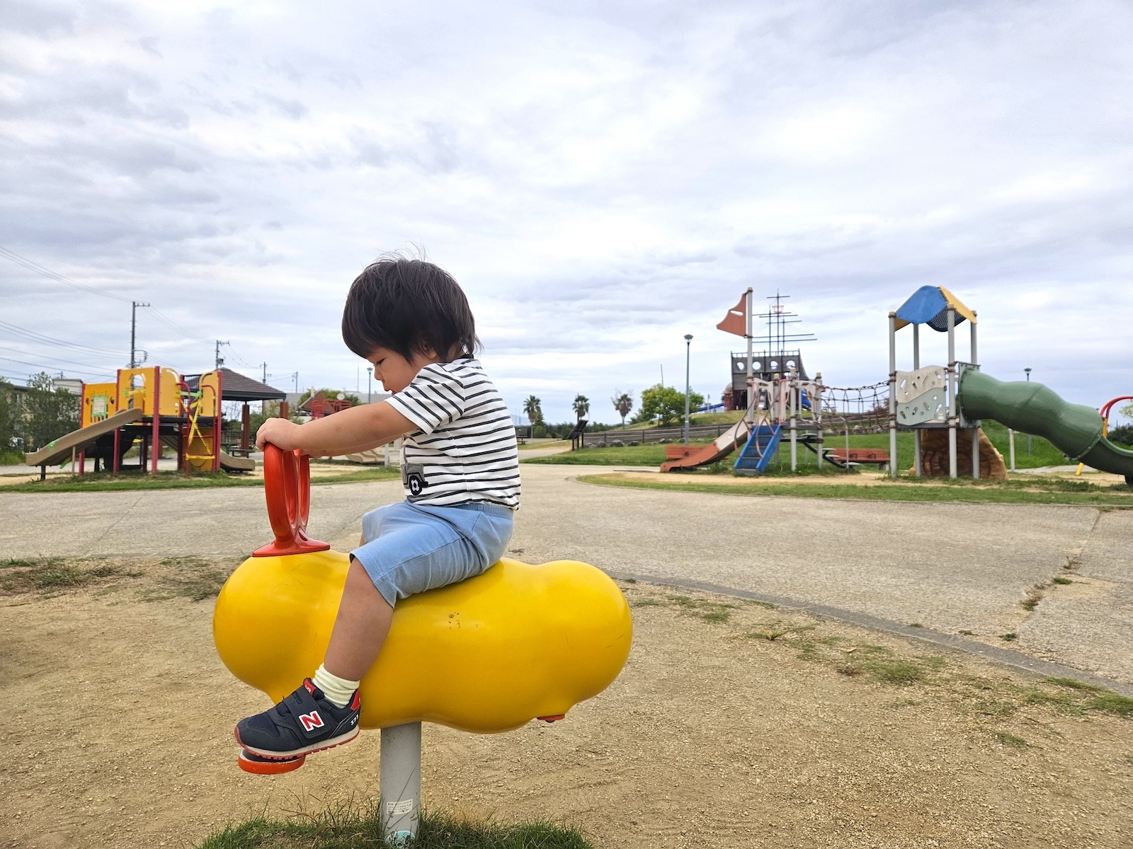 スプリング遊具