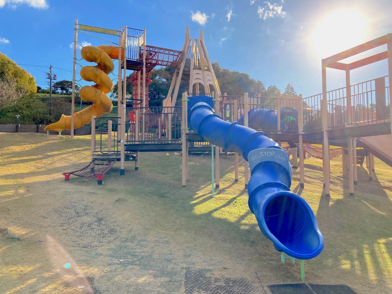 トンネルすべり台