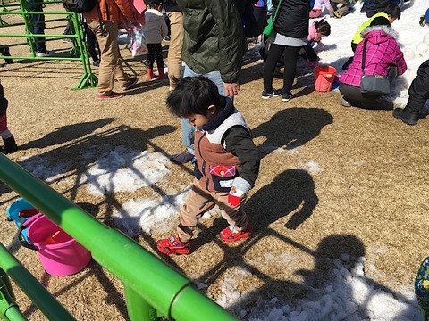 雪遊び