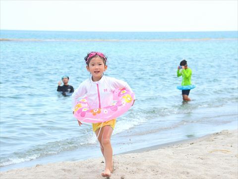 家族で海水浴