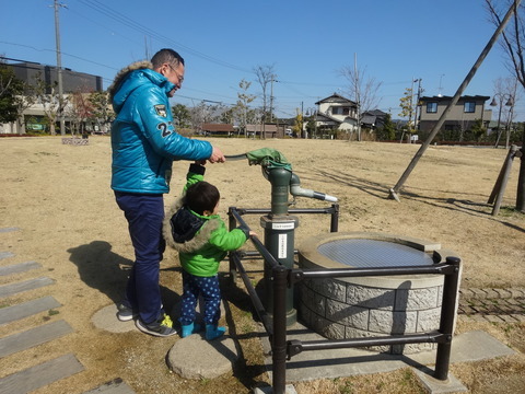 手押しポンプ