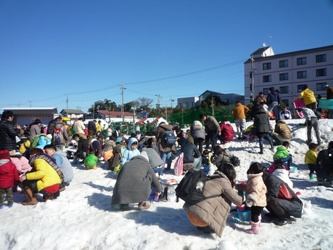 雪遊びひろば