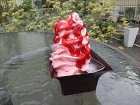 ストロベリーソフトクリーム