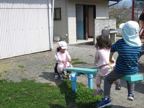 日比沢児童遊園地３