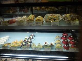 2014030310532_cakes.jpg