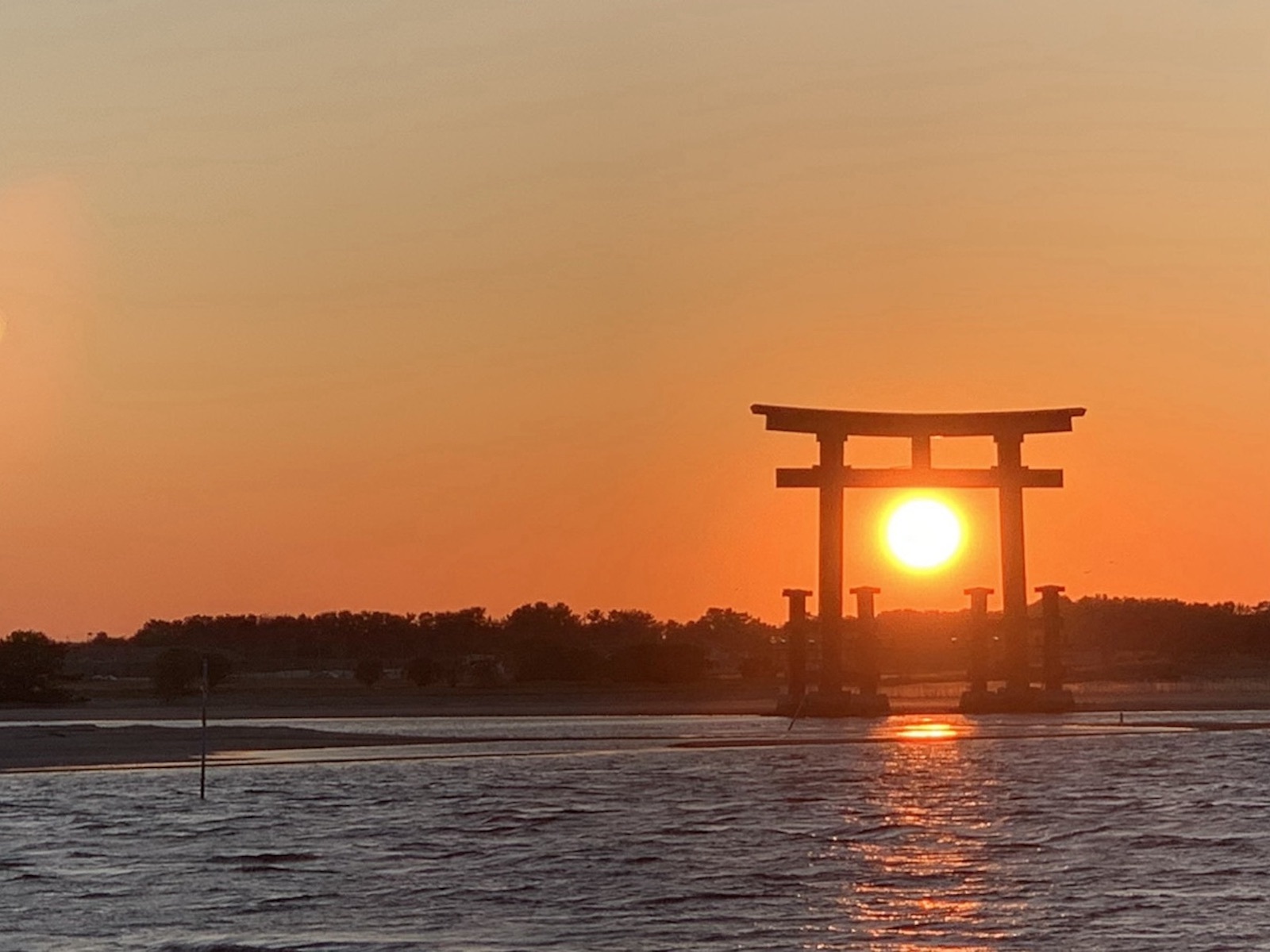 夕日と赤鳥居