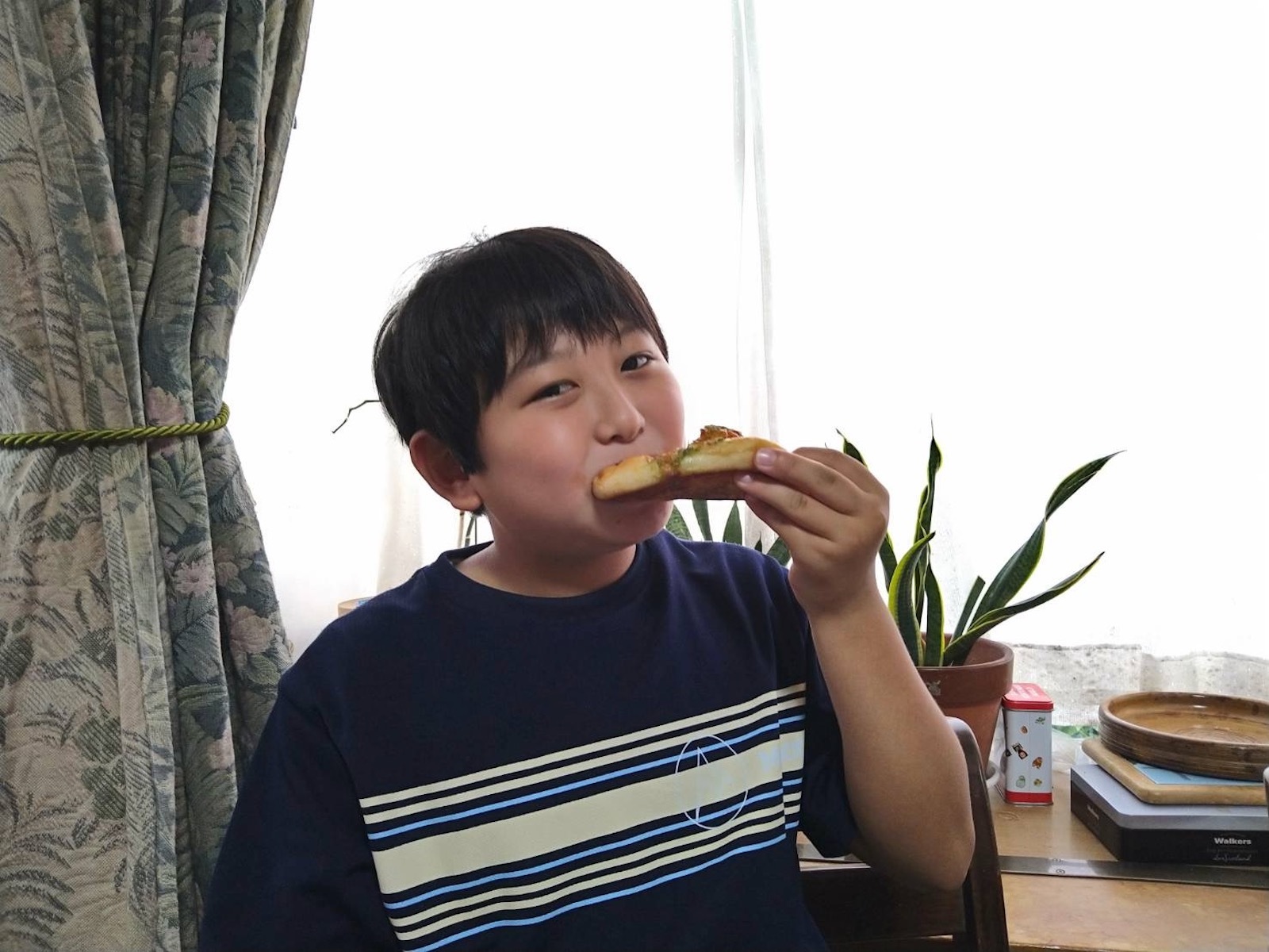 食べる子ども