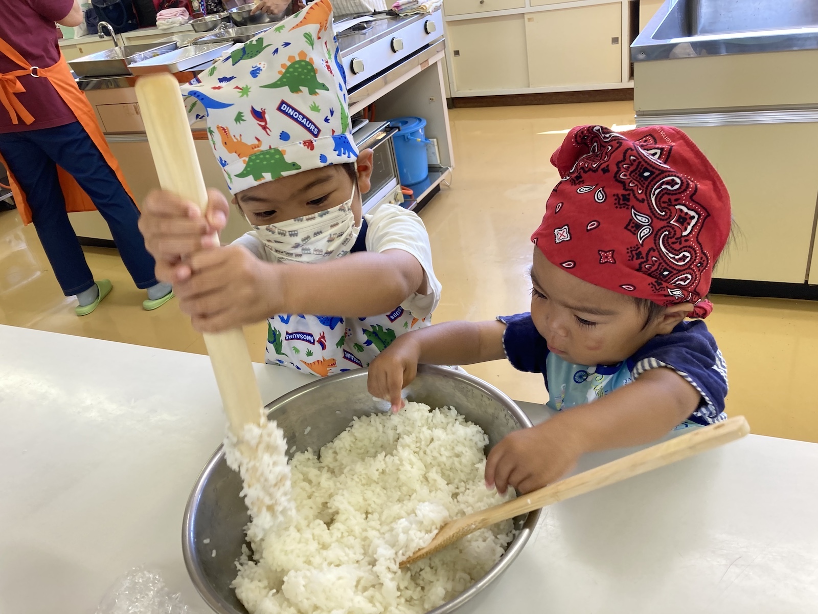 ご飯を潰す