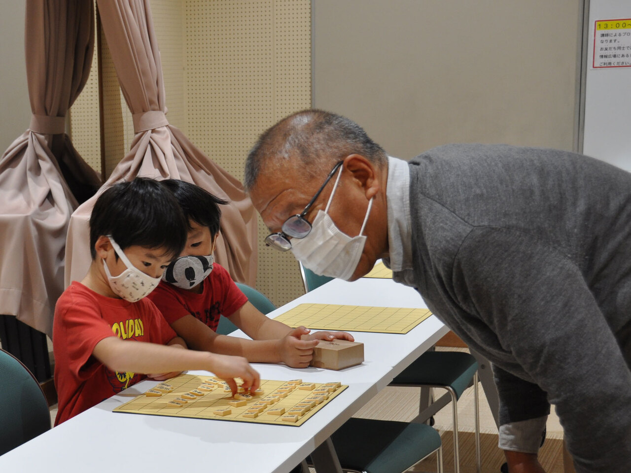 浜松こども館の「しょうぎに挑戦」