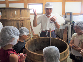 子どもたちに日本の伝統食を伝える「ヤマコウ・加藤醤油」